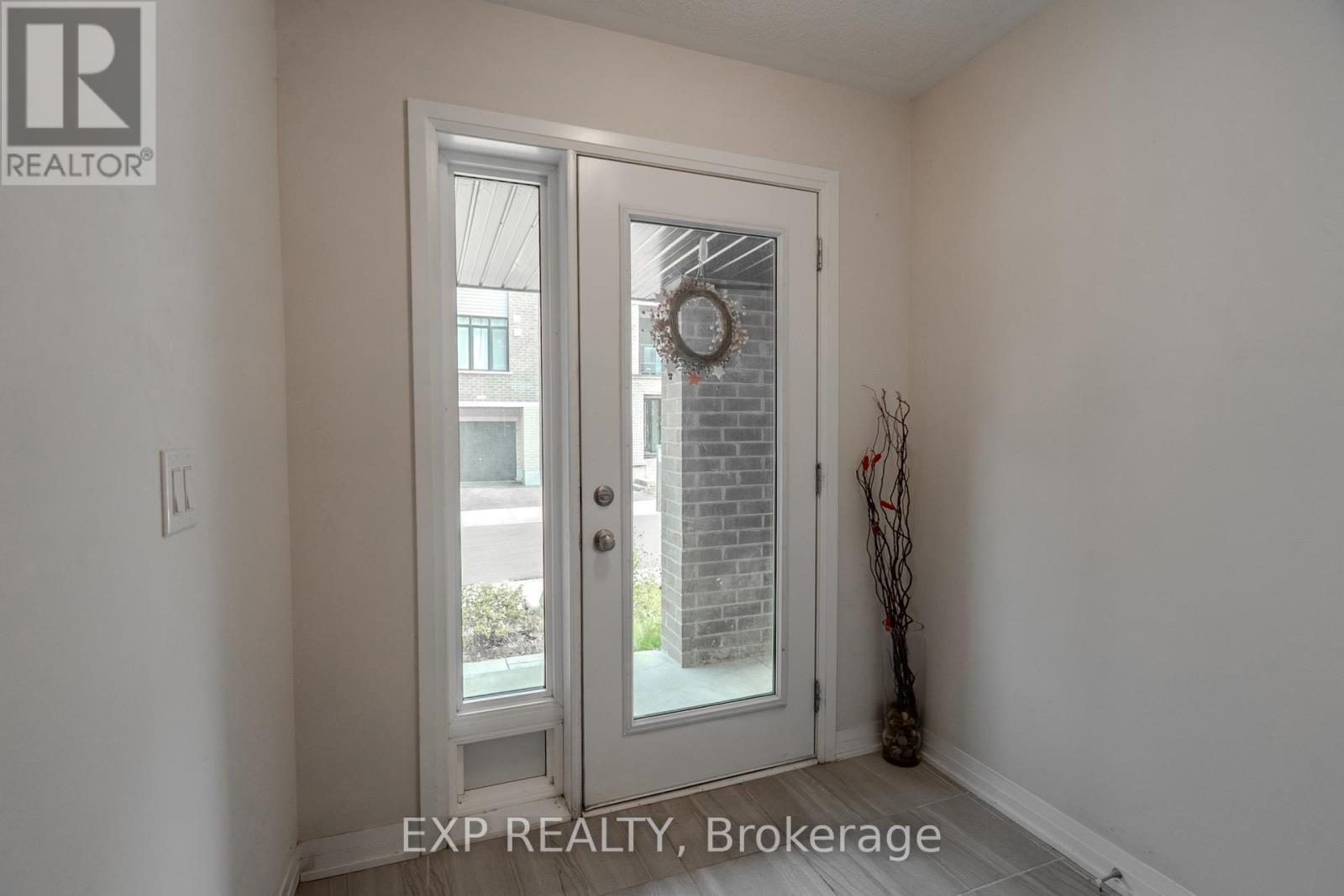 #1207 585 COLBORNE STREET - Image 3