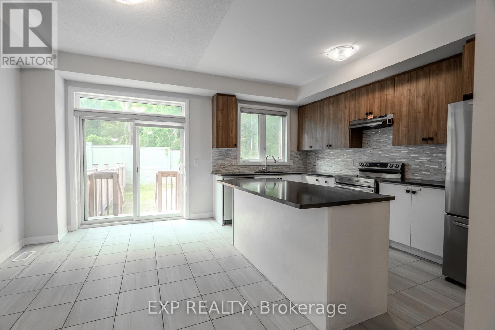 #1207 585 COLBORNE STREET - Image 6