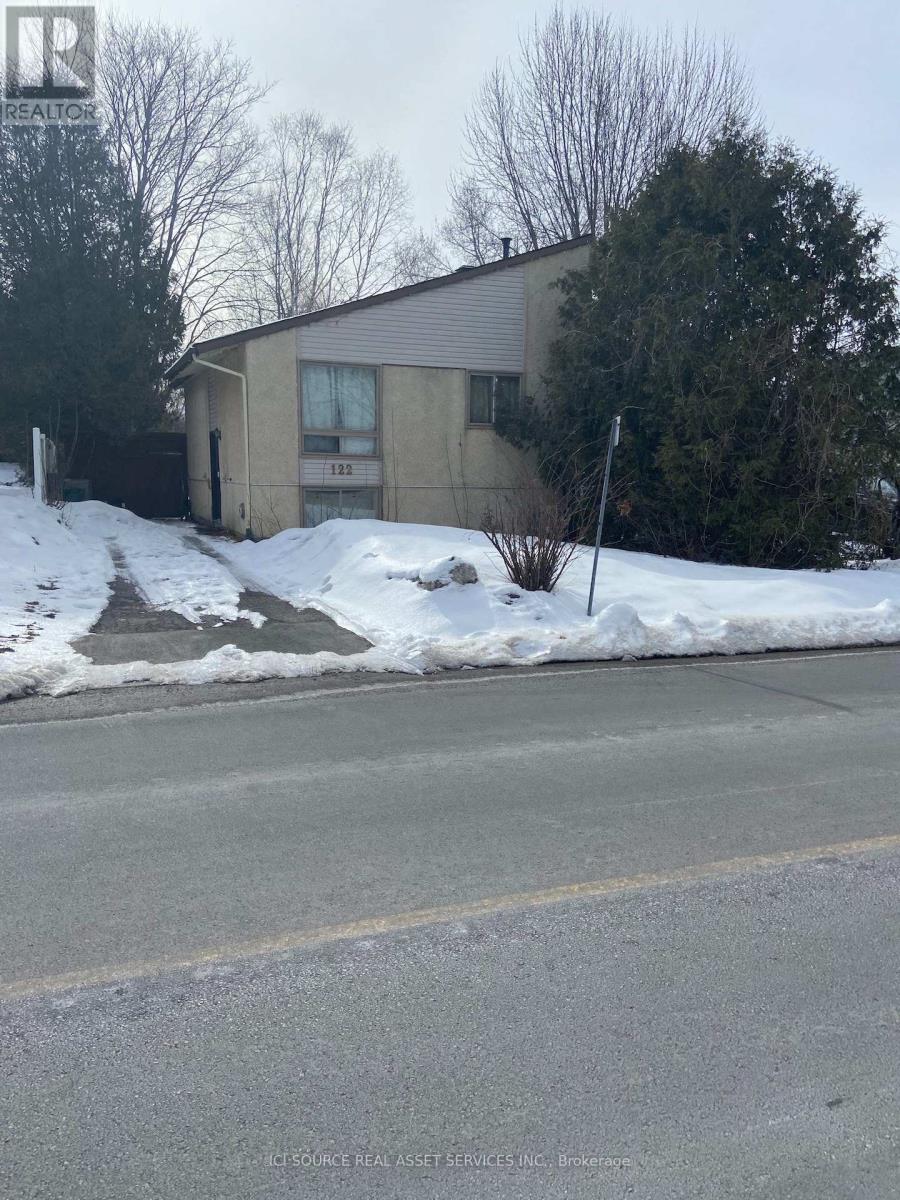 122 ROTHESAY DRIVE - 1