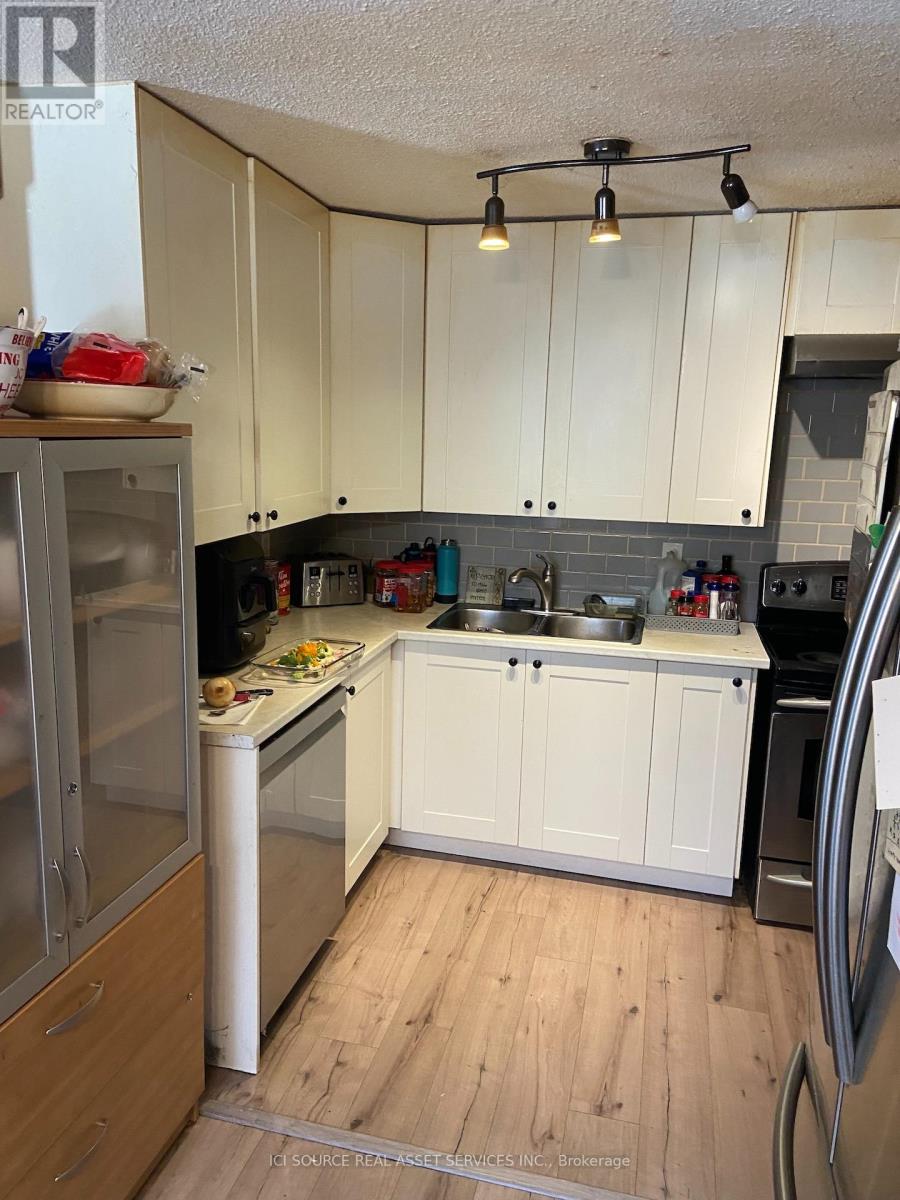 122 ROTHESAY DRIVE - 8