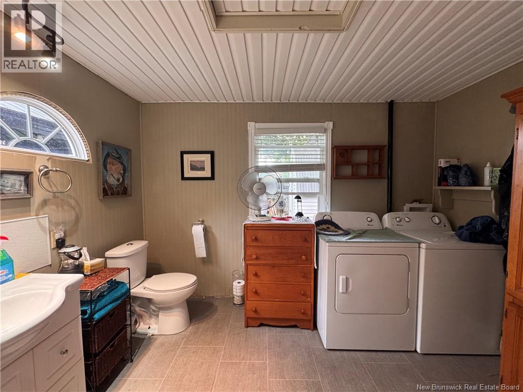 114 Irwin's Point Road - 29