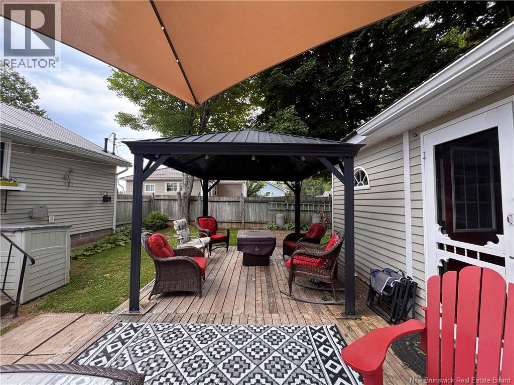 114 Irwin's Point Road - 35
