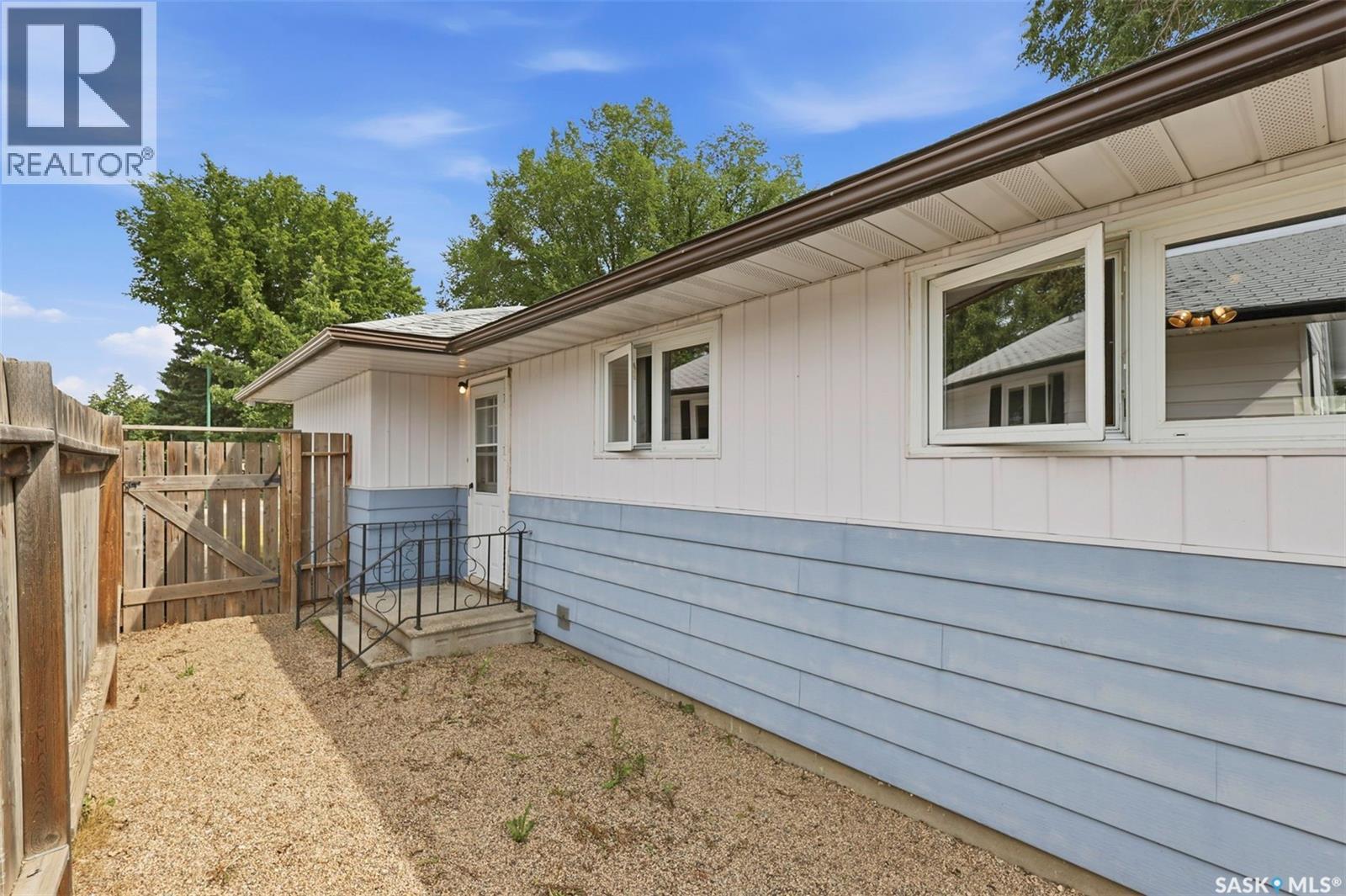 917 S AVENUE N - Image 27
