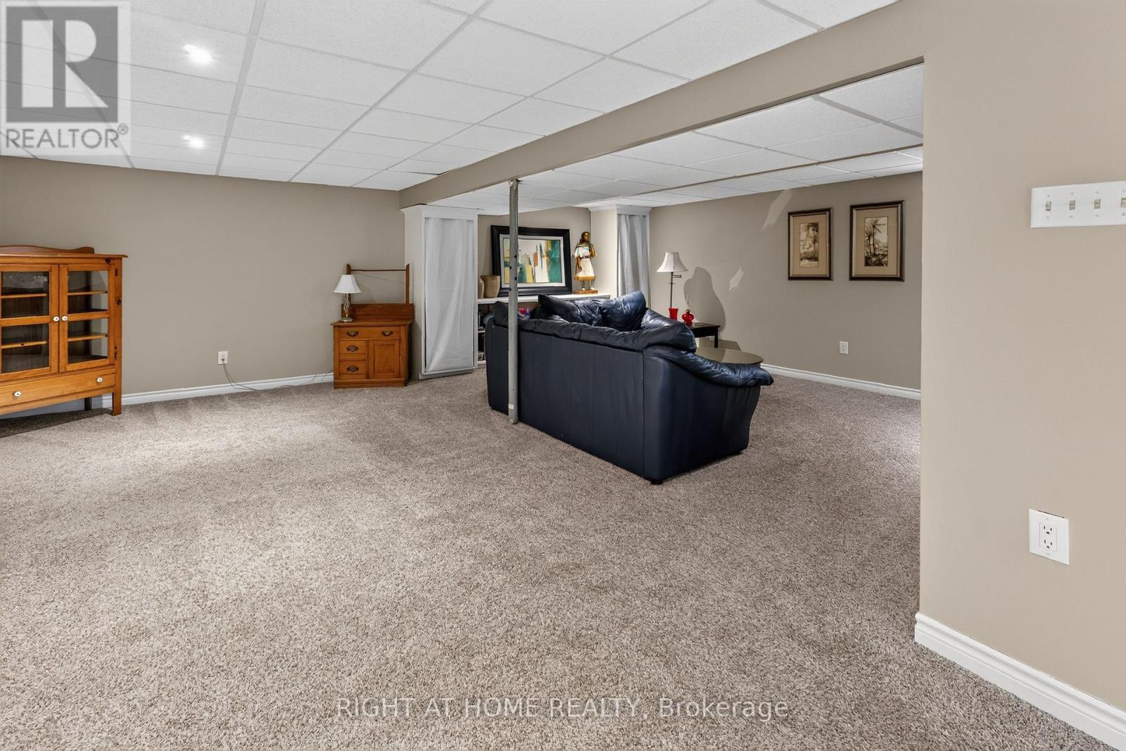 27 DYER STREET - 25