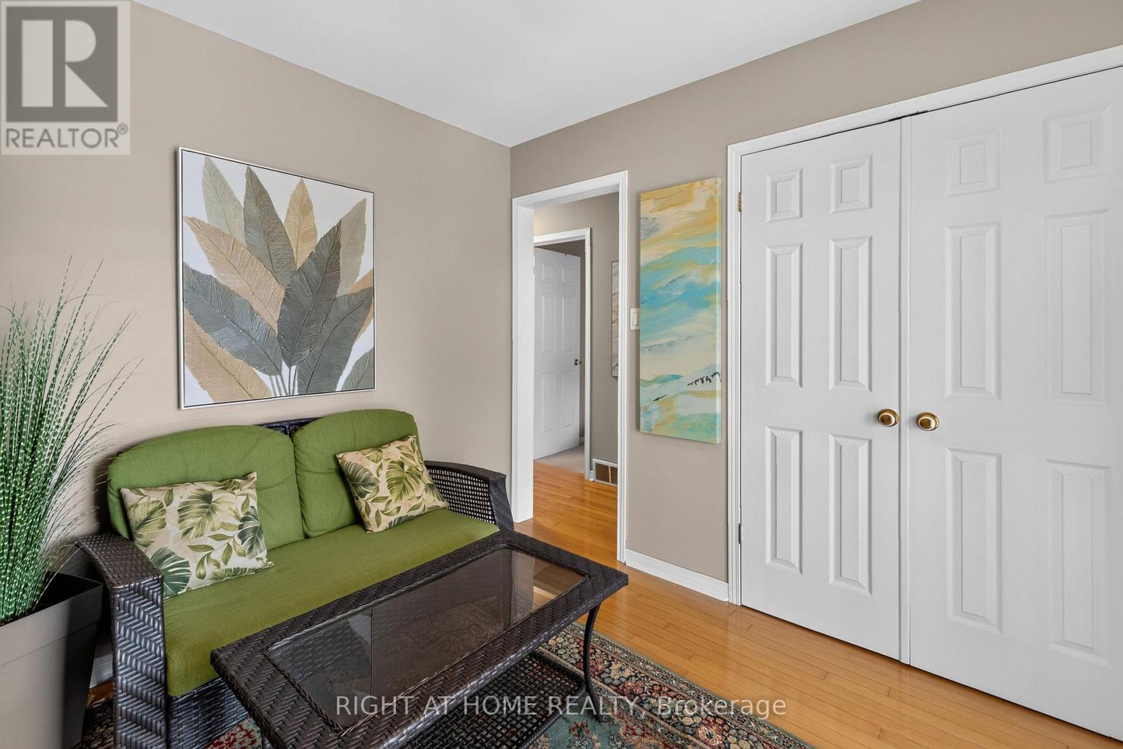 27 DYER STREET - 23