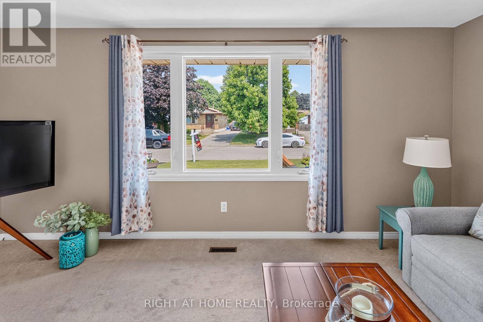 27 DYER STREET - 16