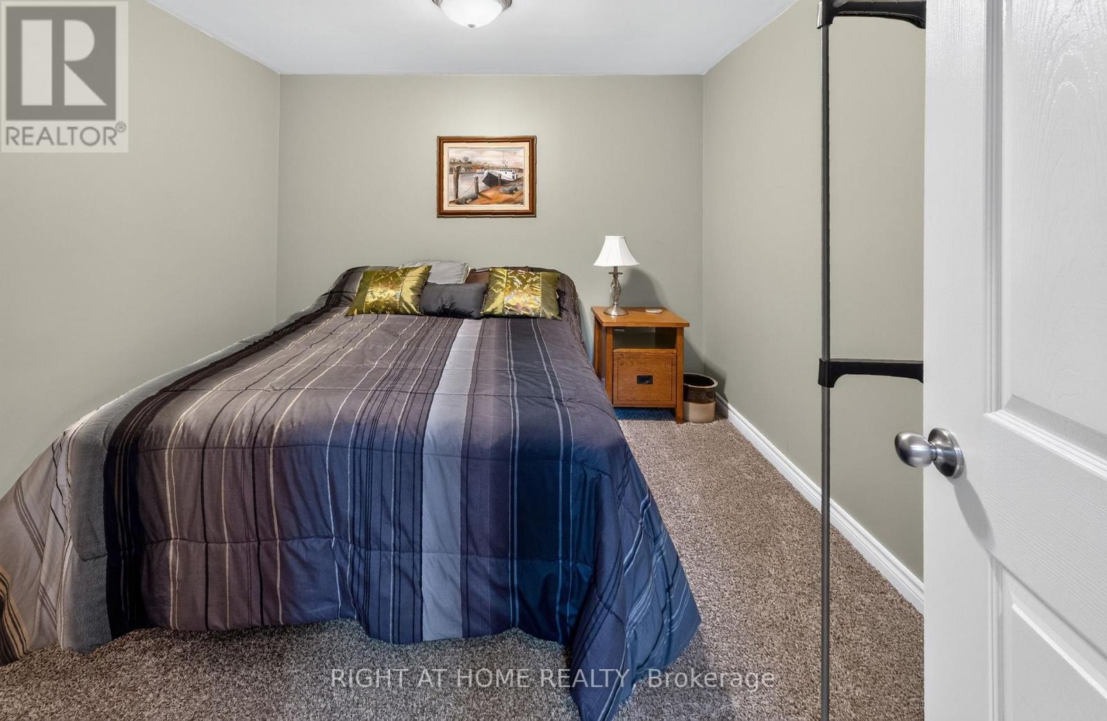 27 DYER STREET - 29