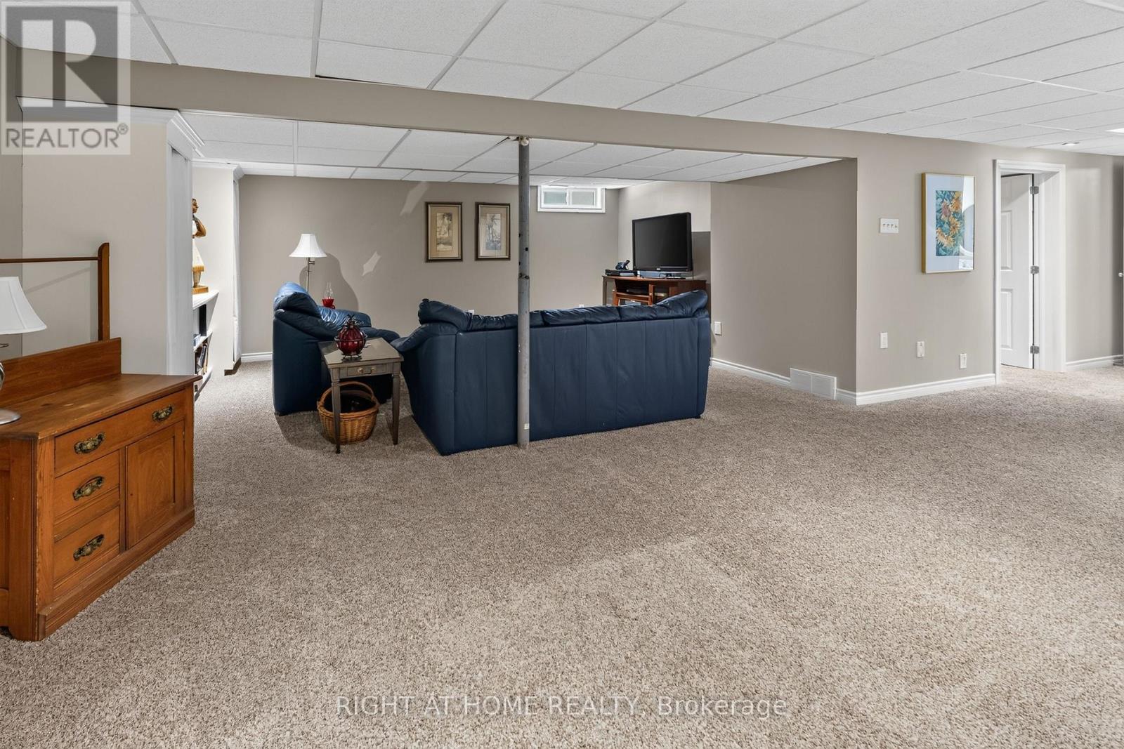 27 DYER STREET - 26
