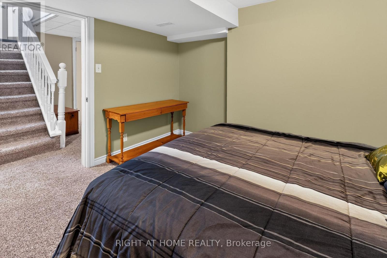 27 DYER STREET - 30