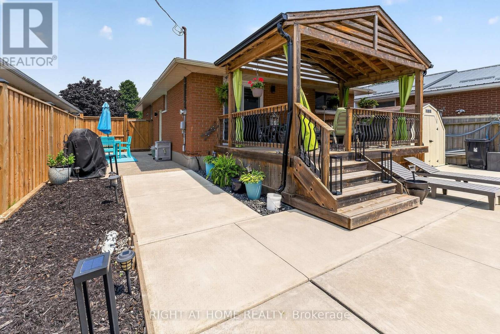 27 DYER STREET - 39