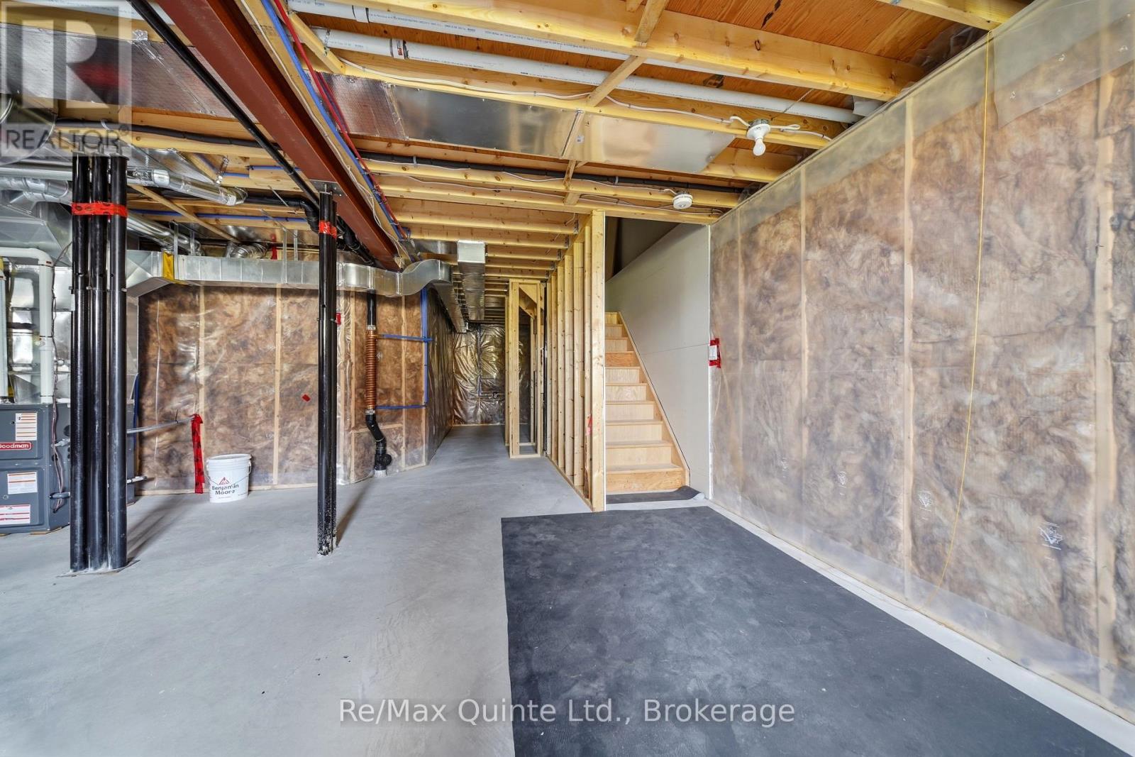 1418 TULIP DRIVE - 39