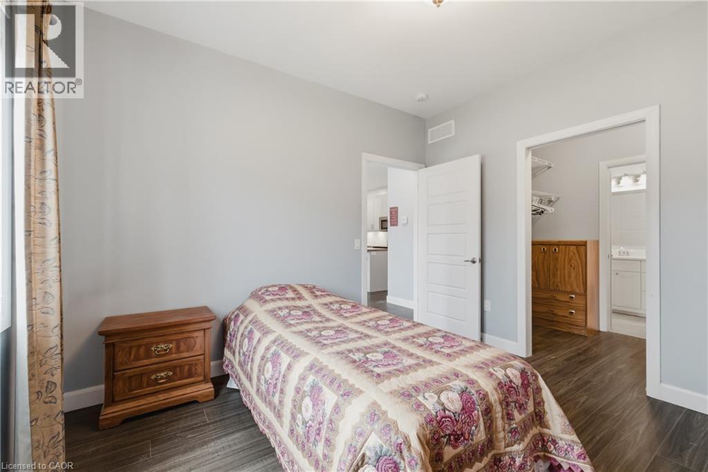 #18 24 GEORGE Street N - Image 15