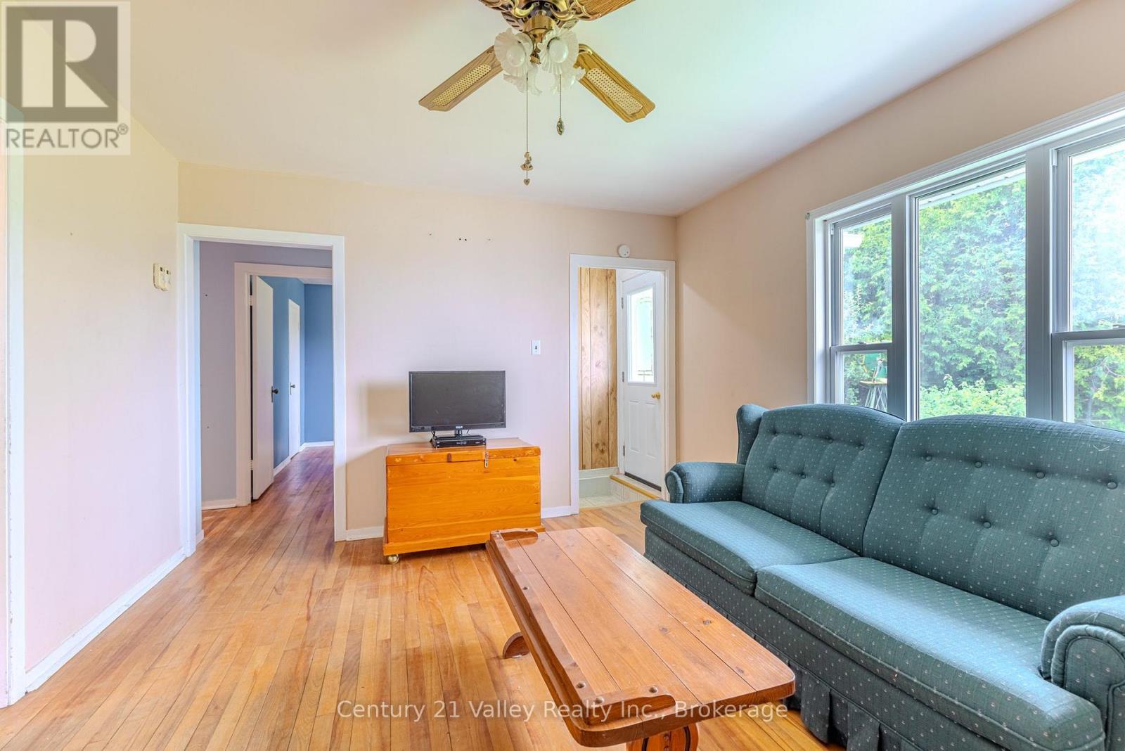 34 SEBASTOPOL DRIVE - 16