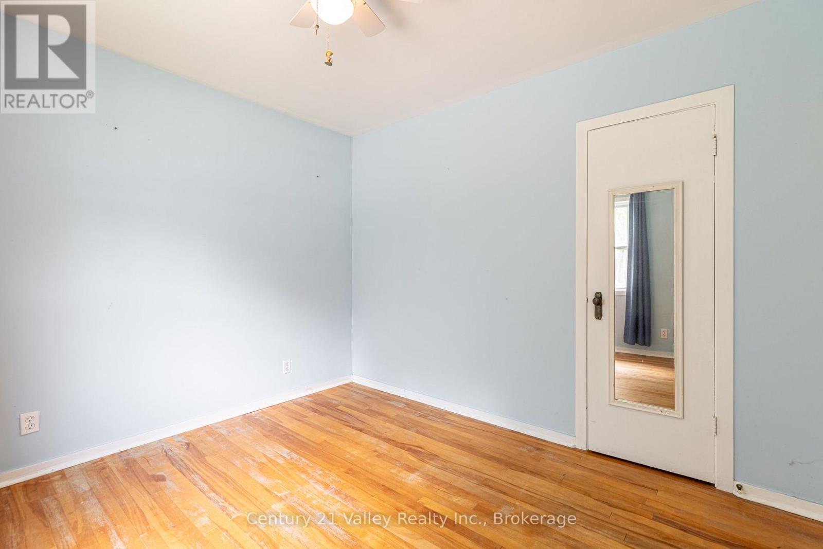 34 SEBASTOPOL DRIVE - 20