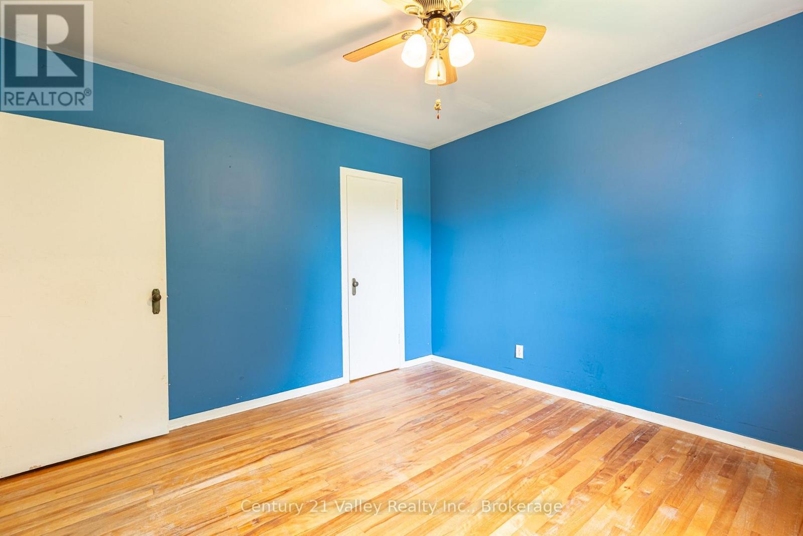 34 SEBASTOPOL DRIVE - 22