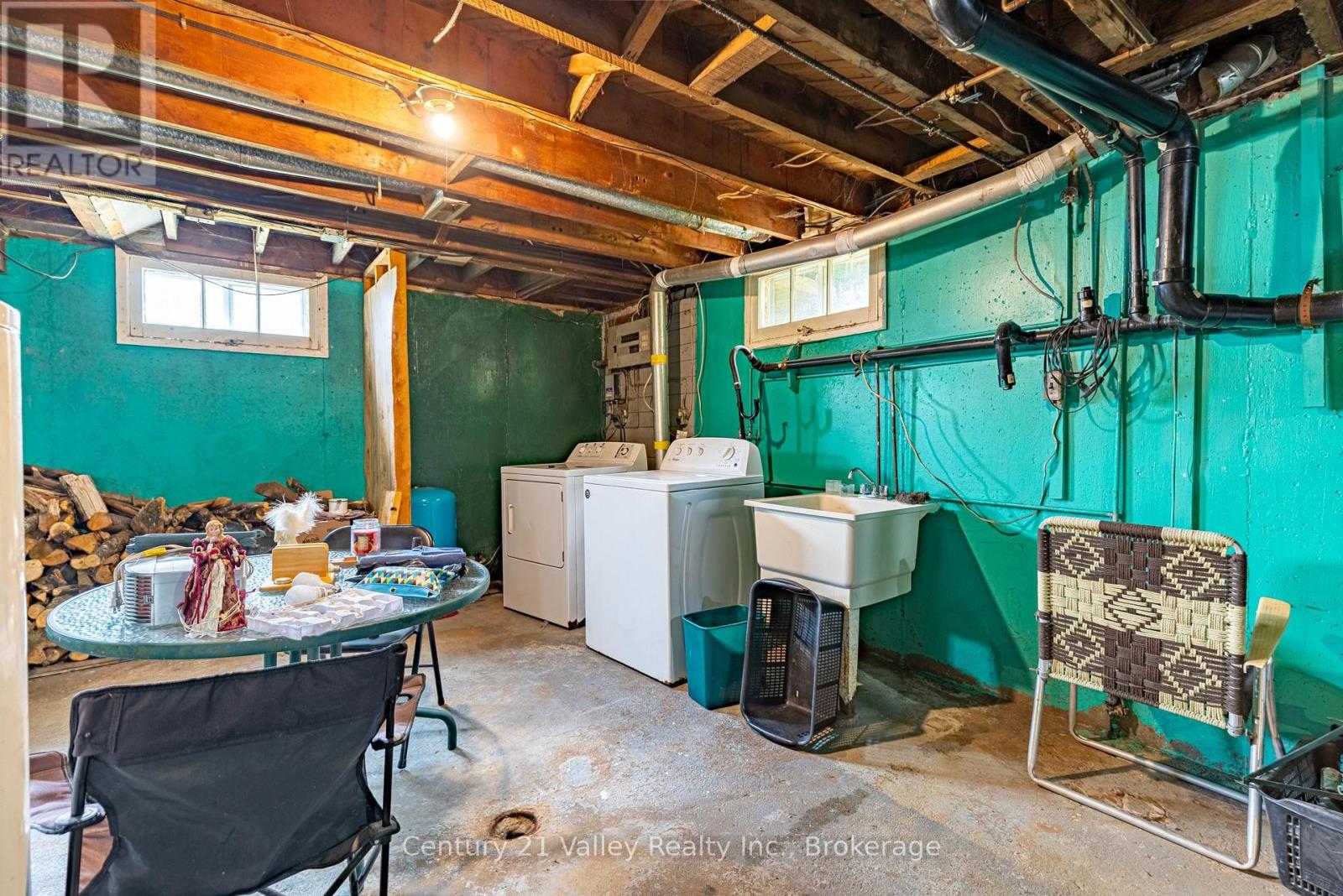 34 SEBASTOPOL DRIVE - 24