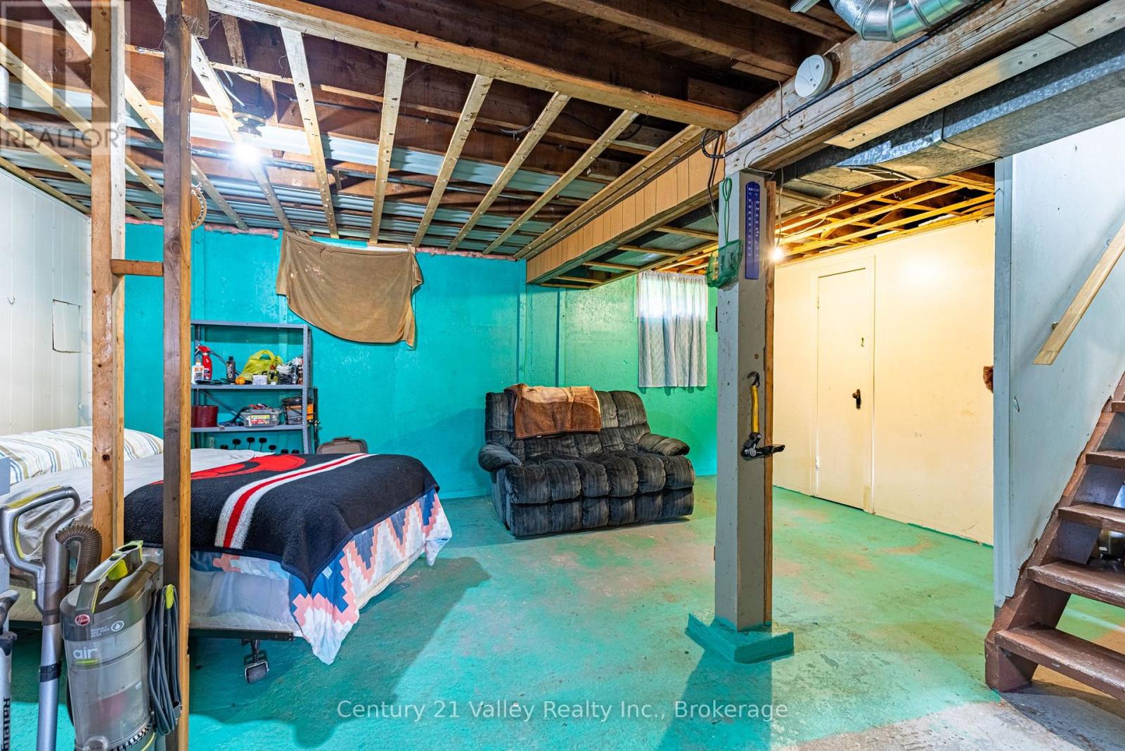 34 SEBASTOPOL DRIVE - 25