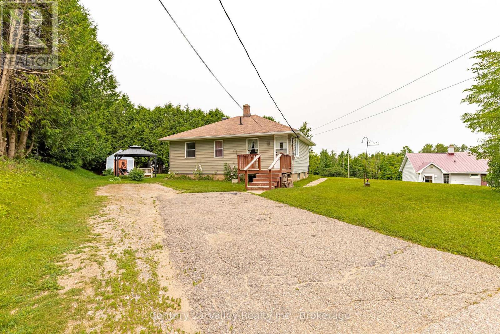 34 SEBASTOPOL DRIVE - 26