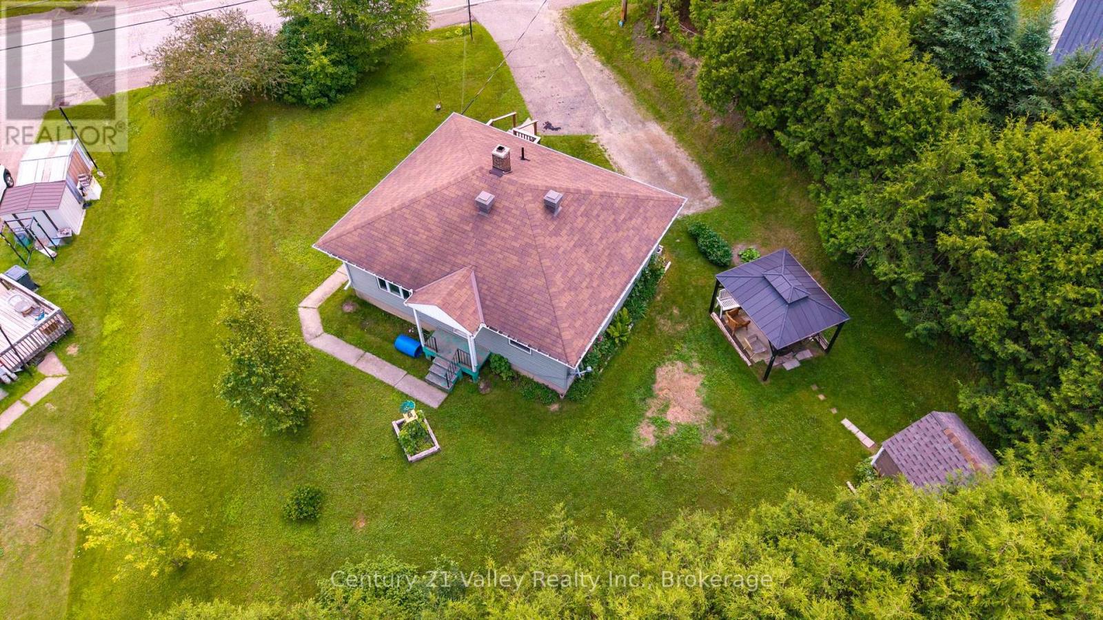 34 SEBASTOPOL DRIVE - 4