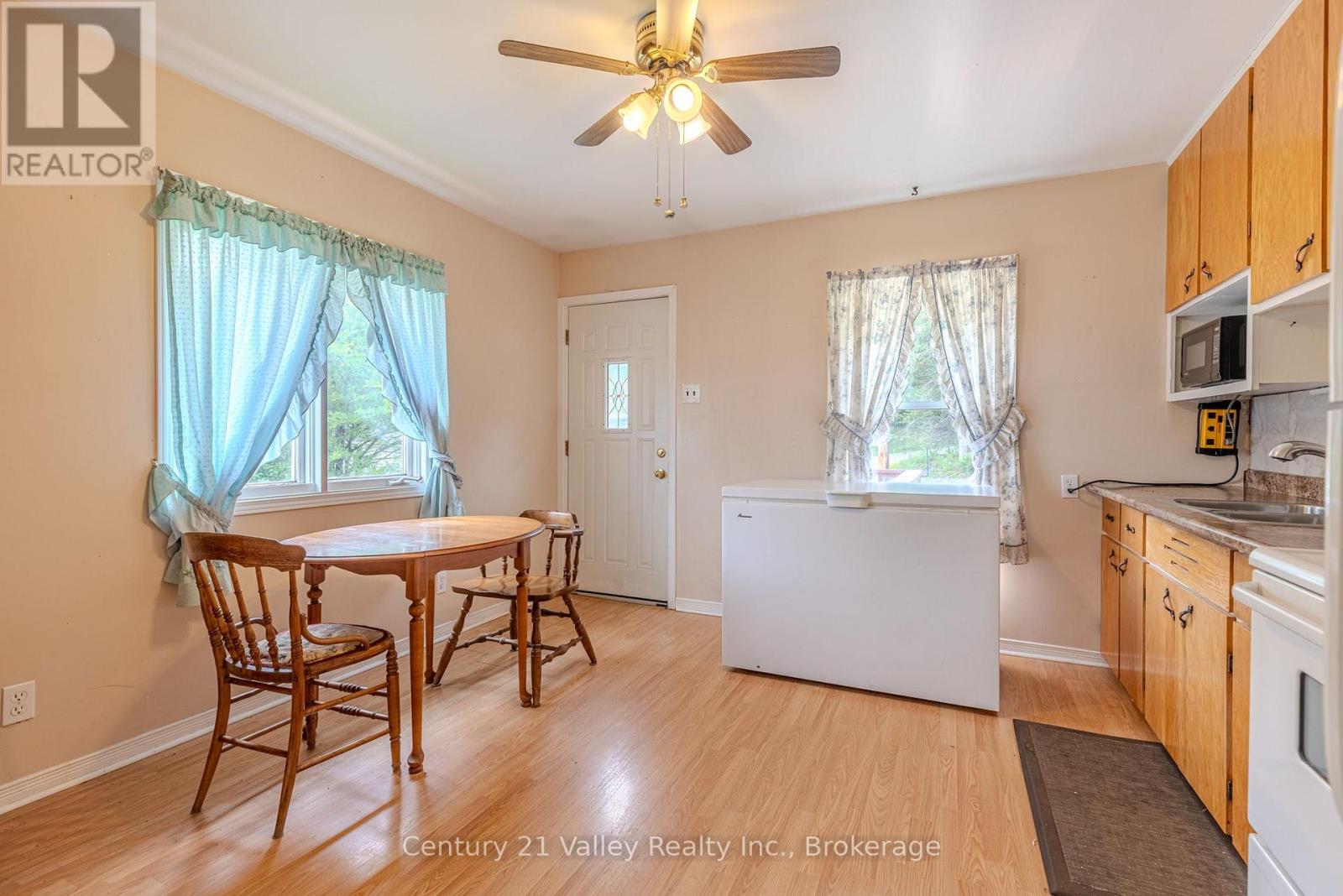 34 SEBASTOPOL DRIVE - 9