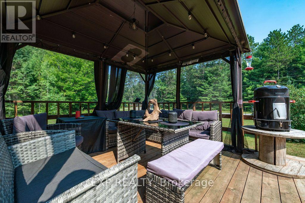 557 PINE STREET - Image 19