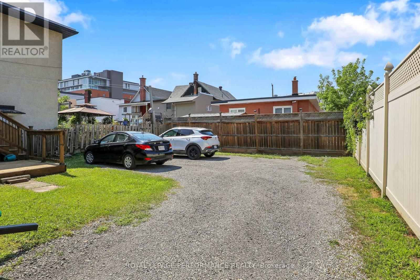 165 - 165 Laval Street