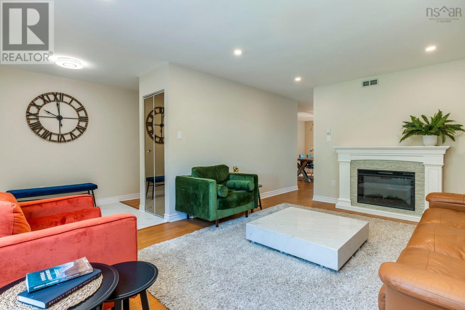 4 Turnberry Lane - 4