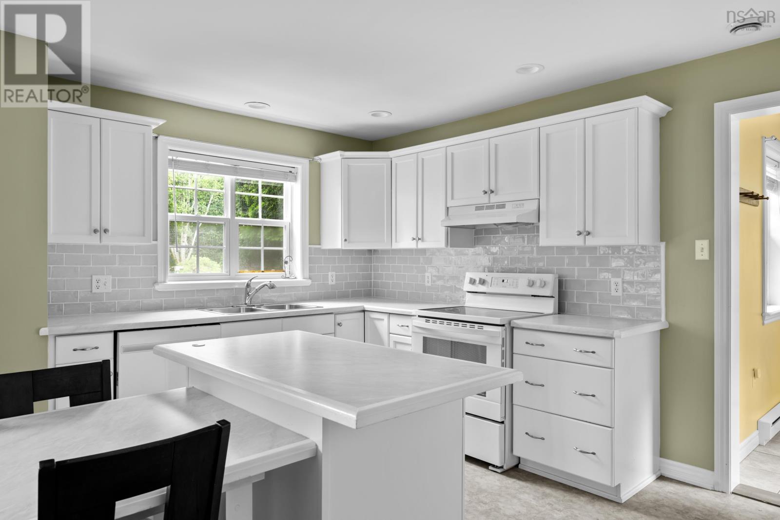 104 Bluenose Avenue - 16