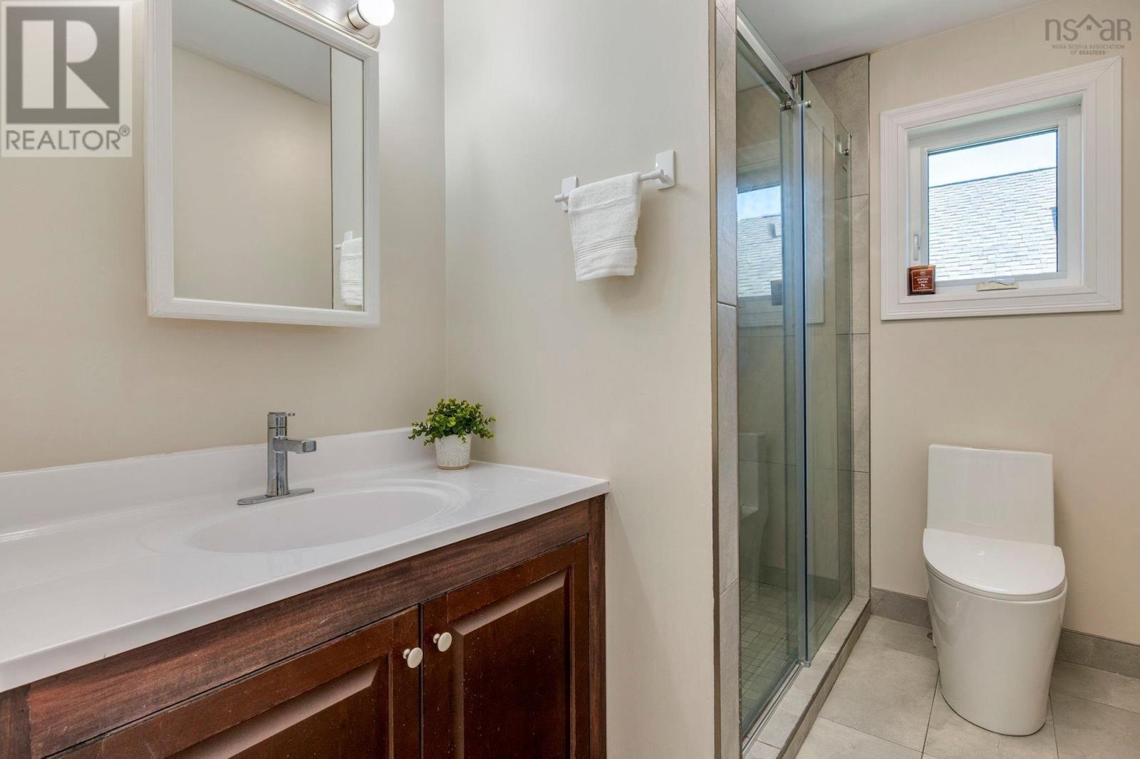 4 Turnberry Lane - 18