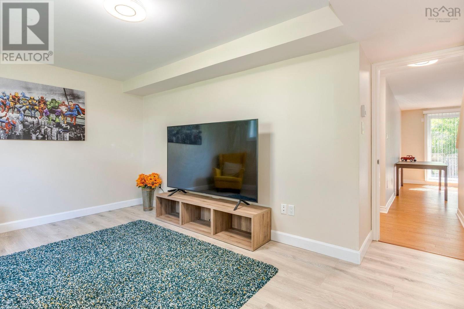 4 Turnberry Lane - 29
