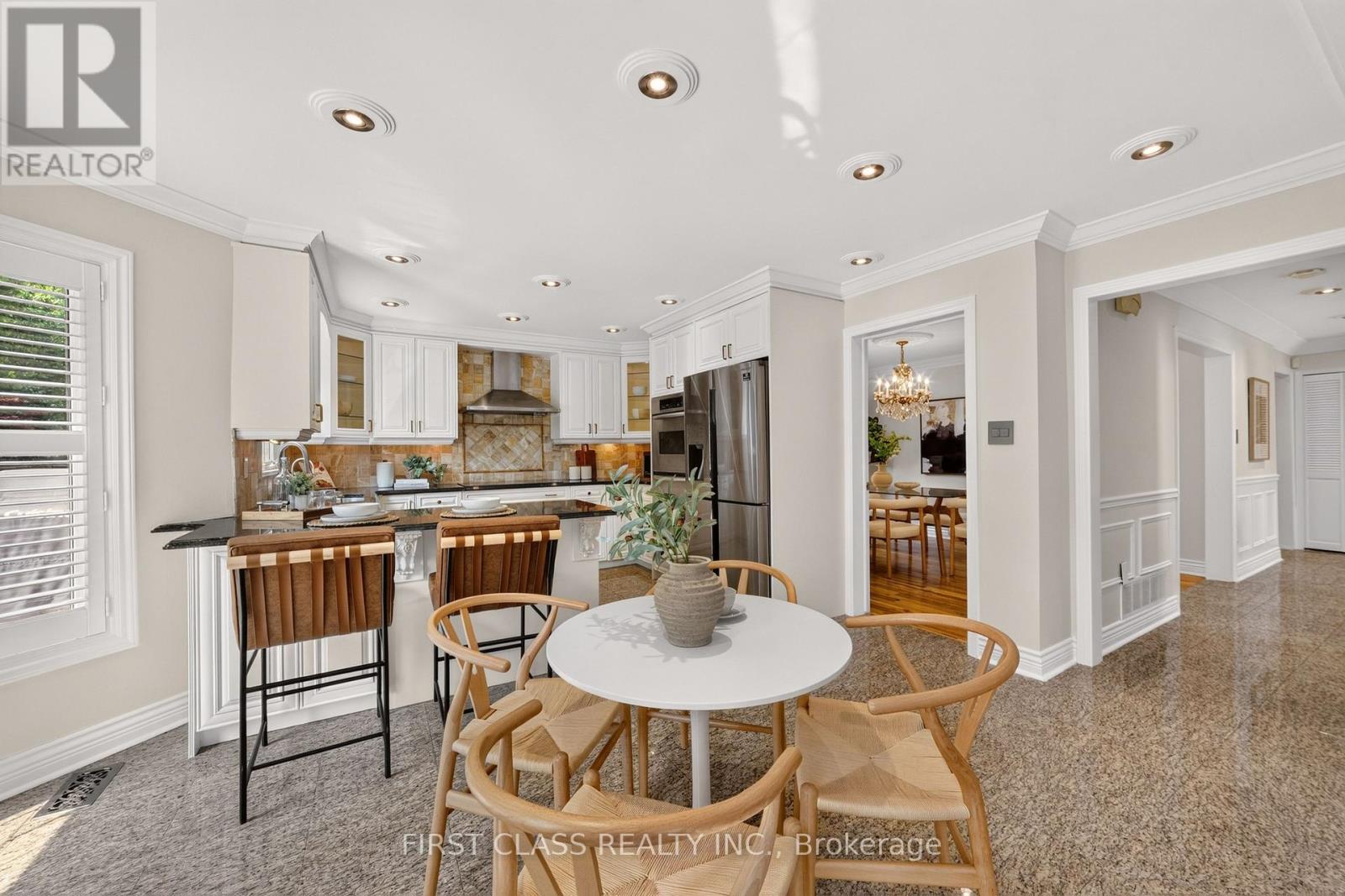 19 TOMLINSON CIRCLE - Image 10