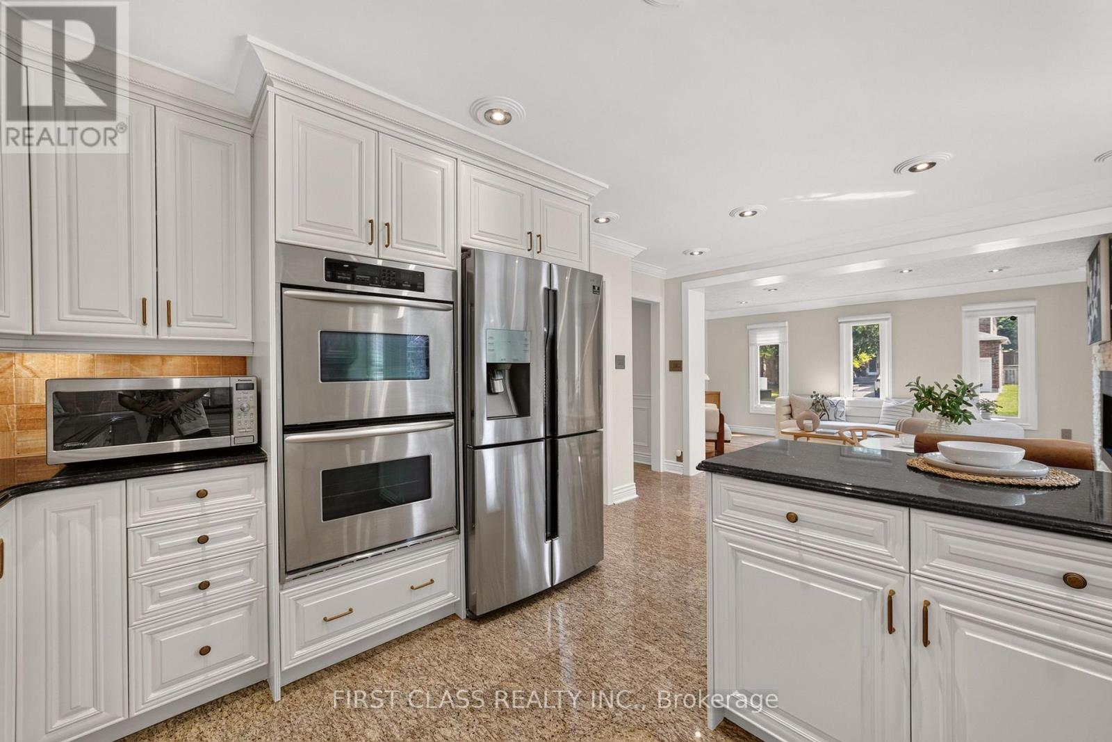 19 TOMLINSON CIRCLE - Image 12