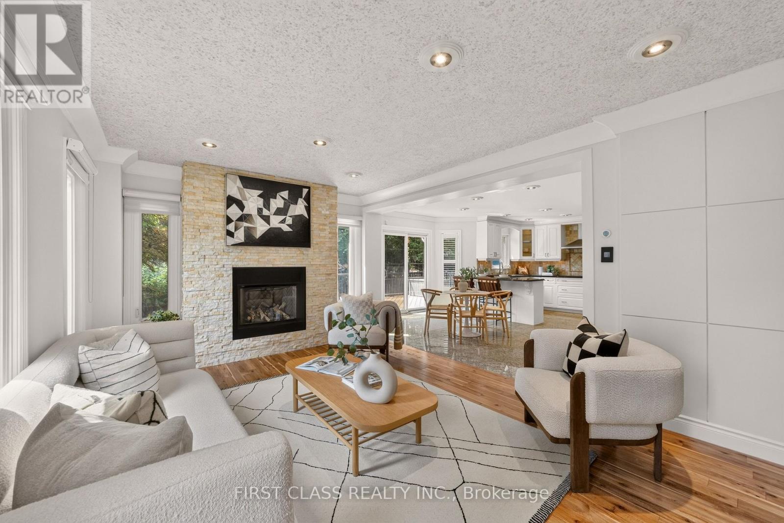 19 TOMLINSON CIRCLE - Image 14