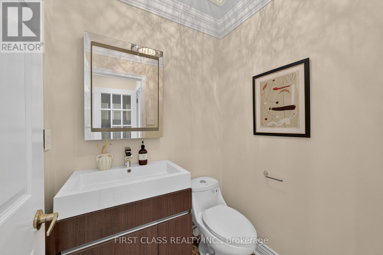 19 TOMLINSON CIRCLE - Image 16