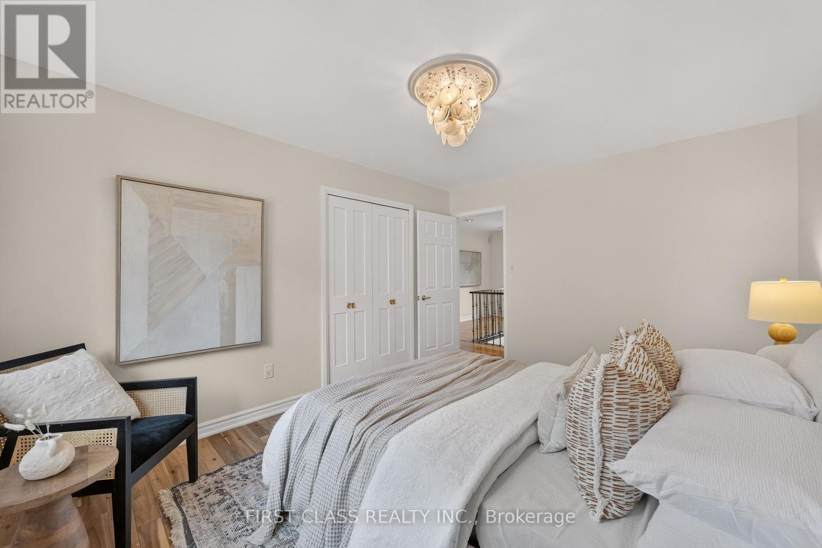 19 TOMLINSON CIRCLE - Image 30