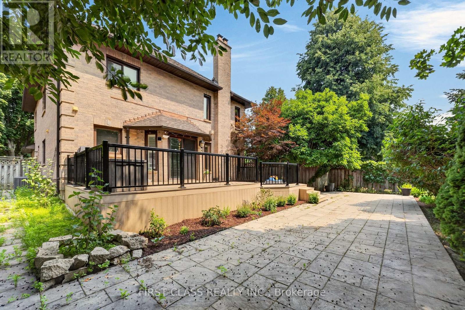 19 TOMLINSON CIRCLE - Image 39