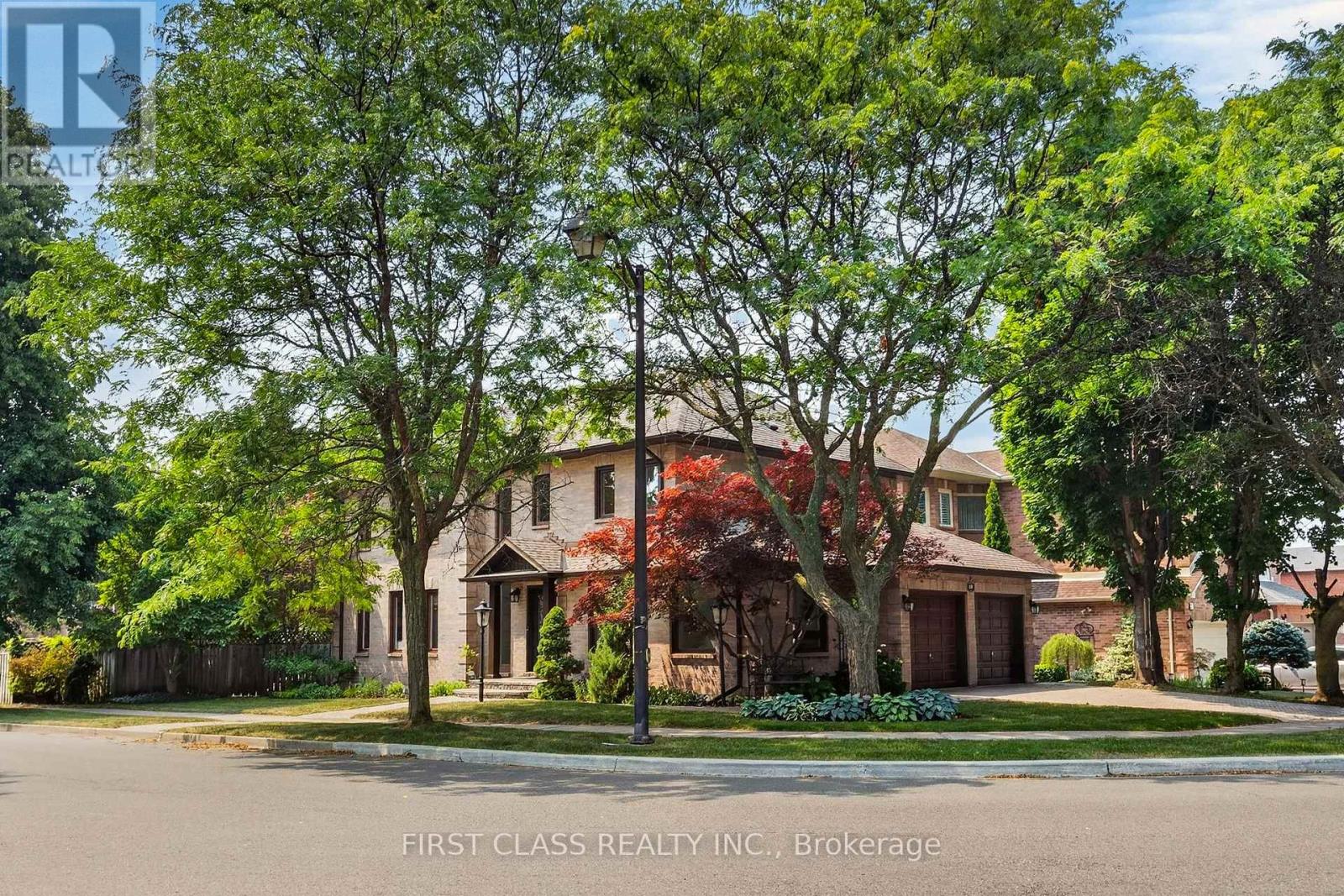 19 TOMLINSON CIRCLE - Image 40