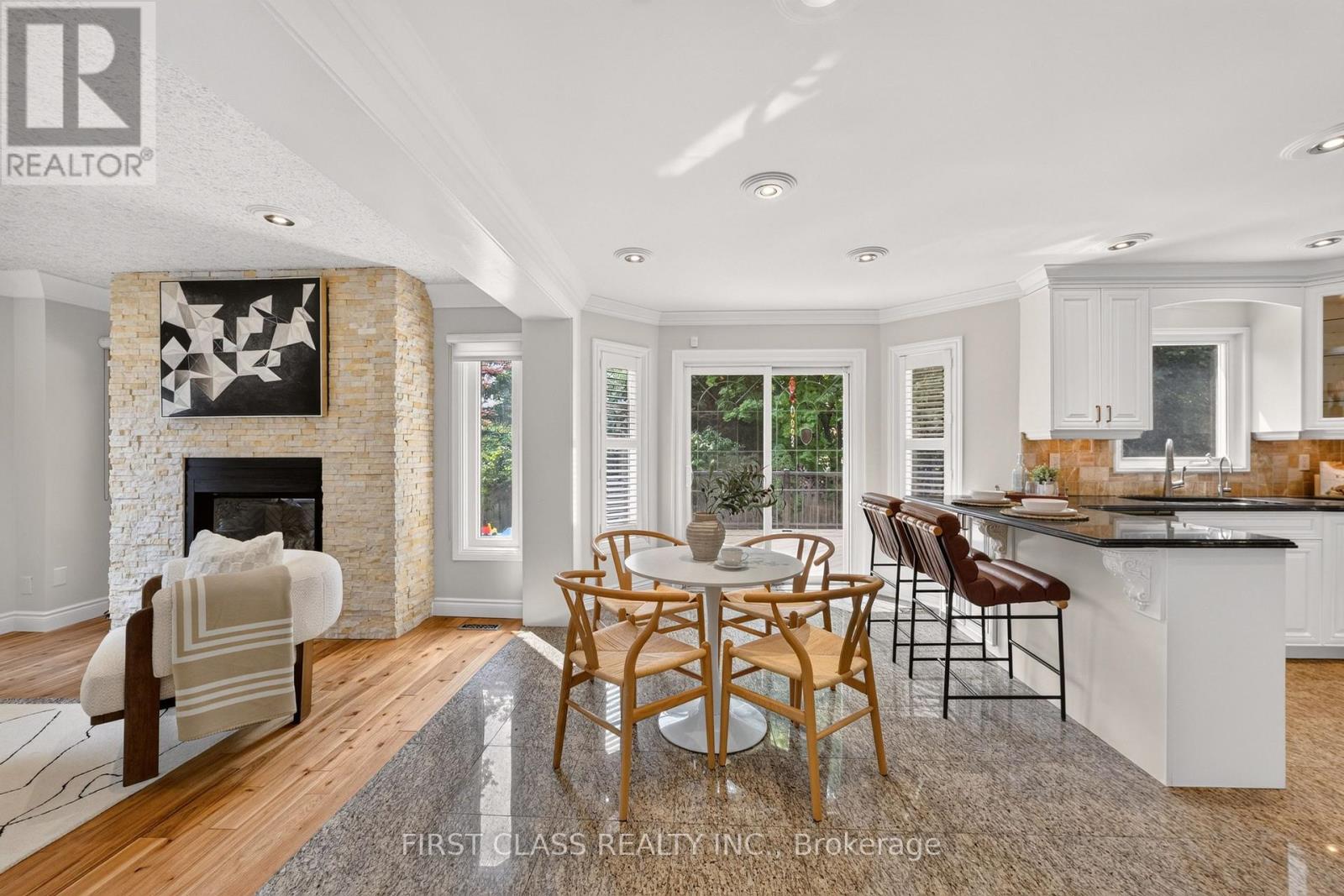 19 TOMLINSON CIRCLE - Image 9