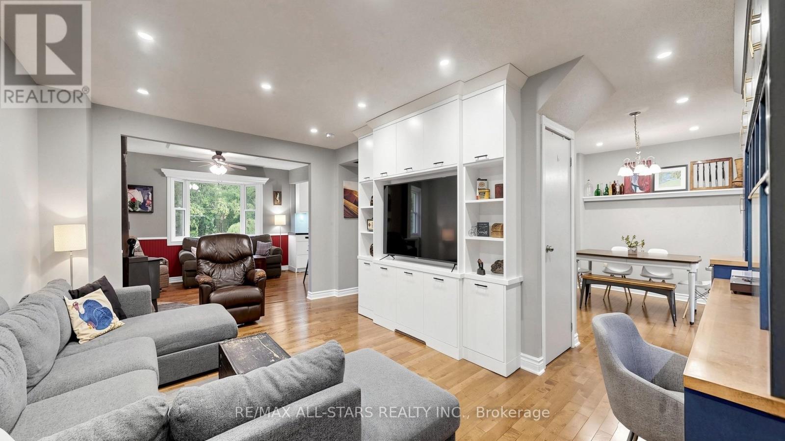 28 FLORENCE DRIVE - 16