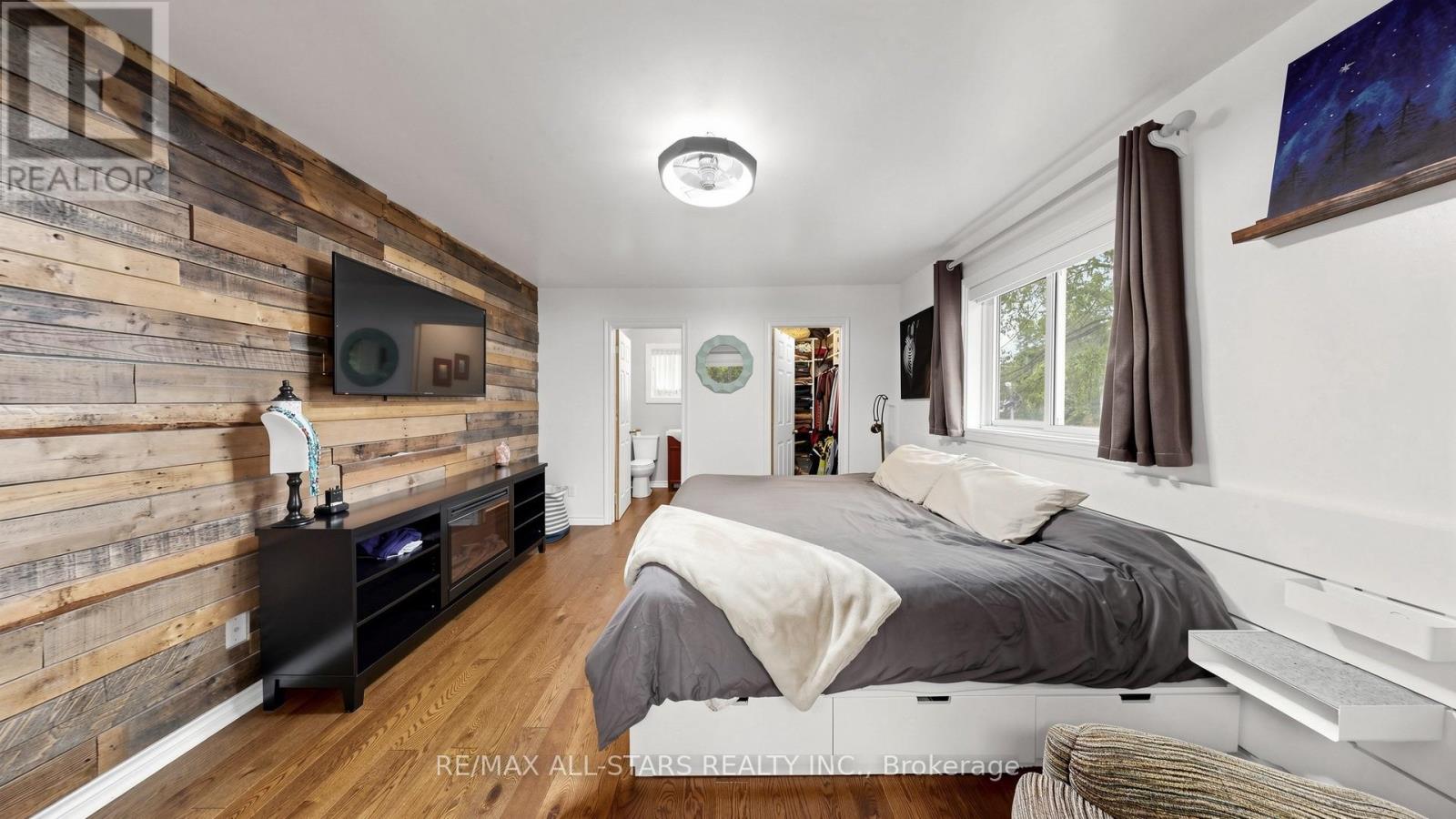 28 FLORENCE DRIVE - 26