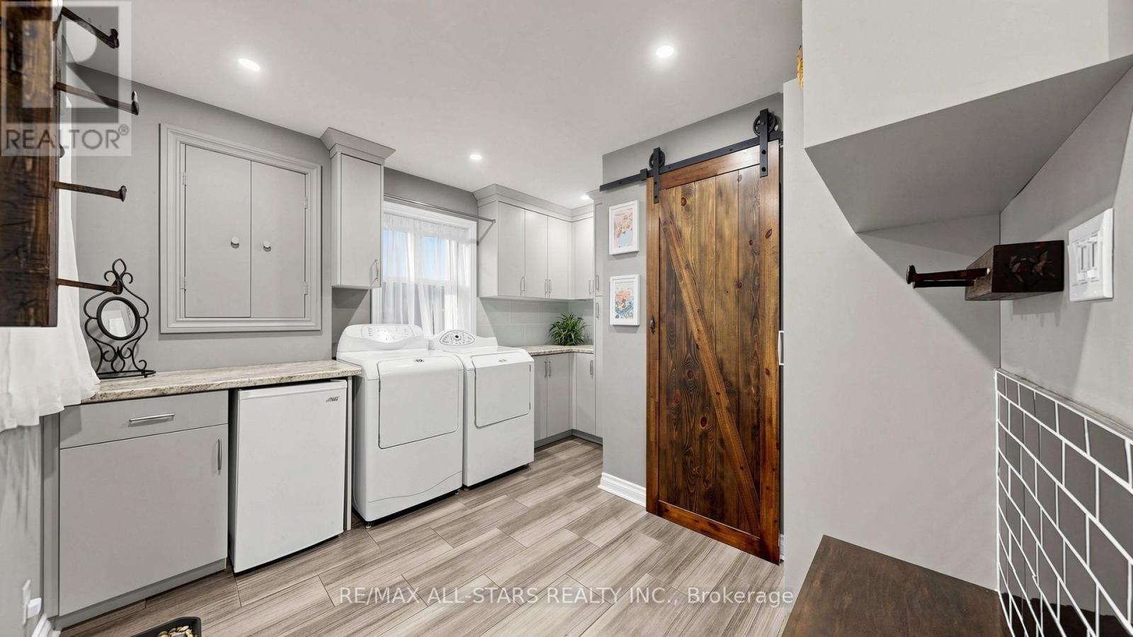 28 FLORENCE DRIVE - 35
