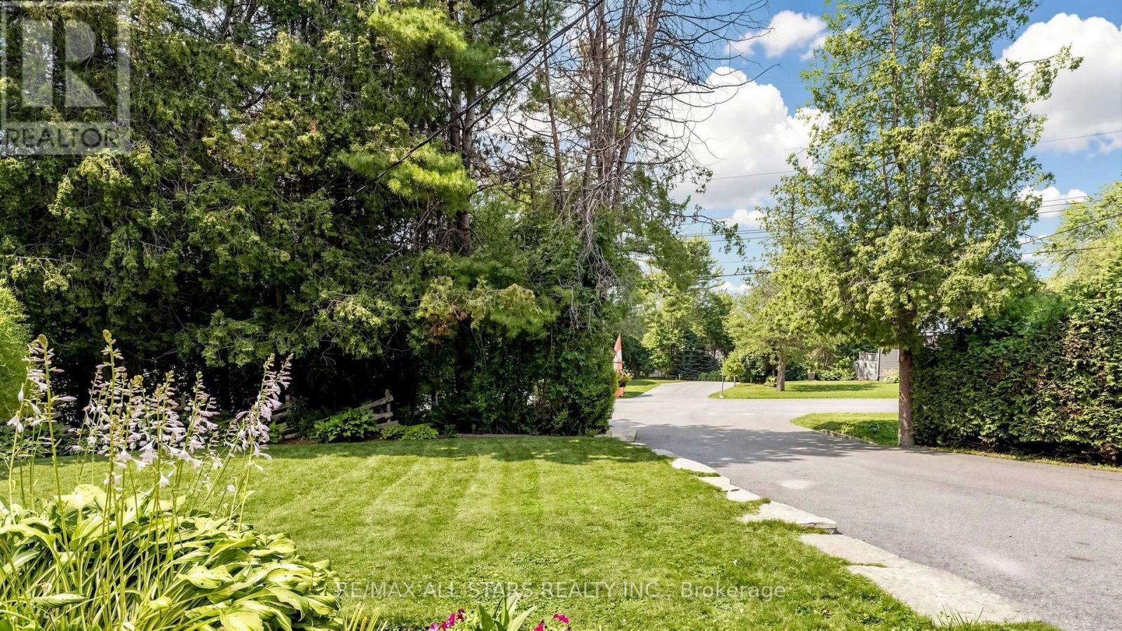28 FLORENCE DRIVE - 50