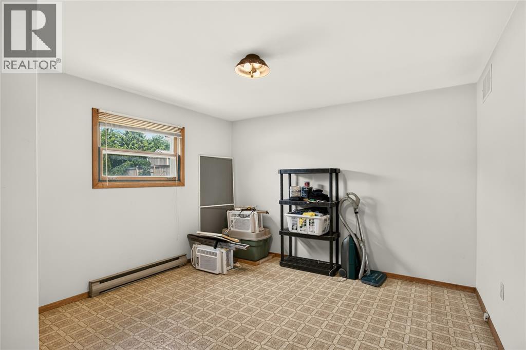 1697 THURSTON ROAD - 22