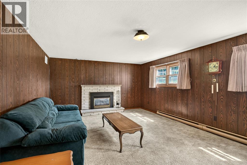 1697 THURSTON ROAD - 24