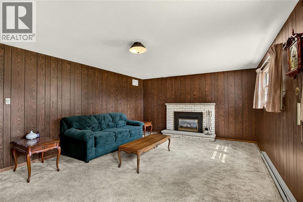 1697 THURSTON ROAD - 25
