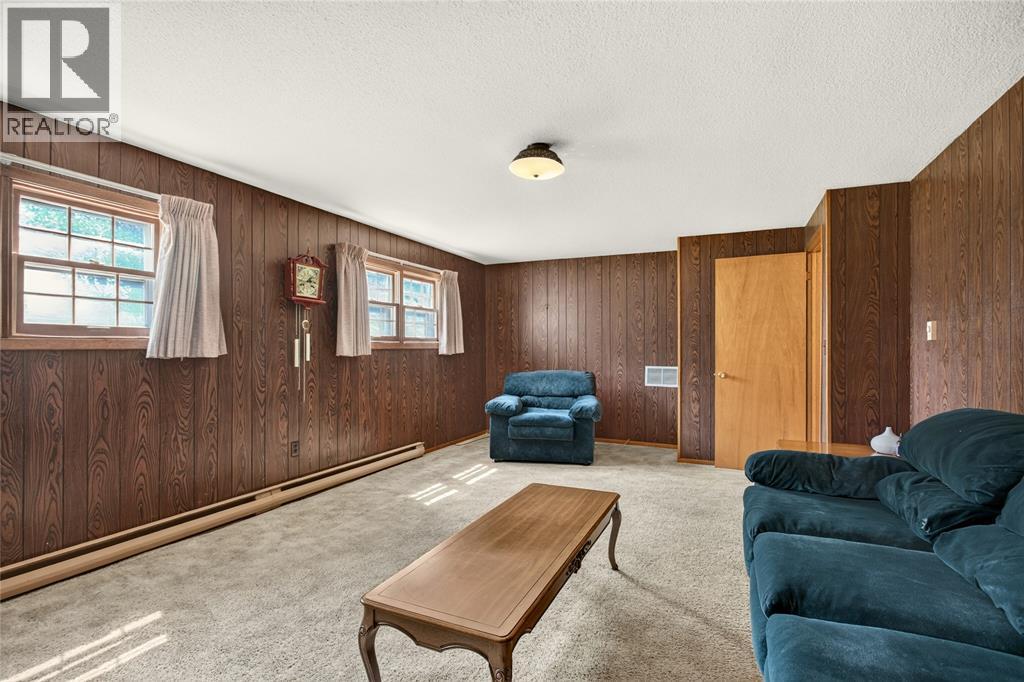 1697 THURSTON ROAD - 26