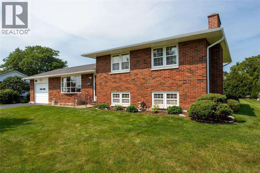 1697 THURSTON ROAD - 3