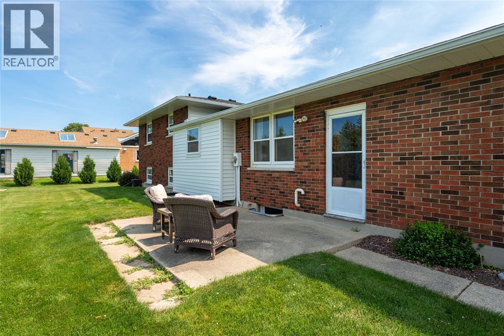 1697 THURSTON ROAD - 39