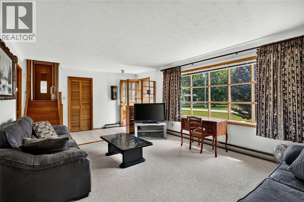 1697 THURSTON ROAD - 7