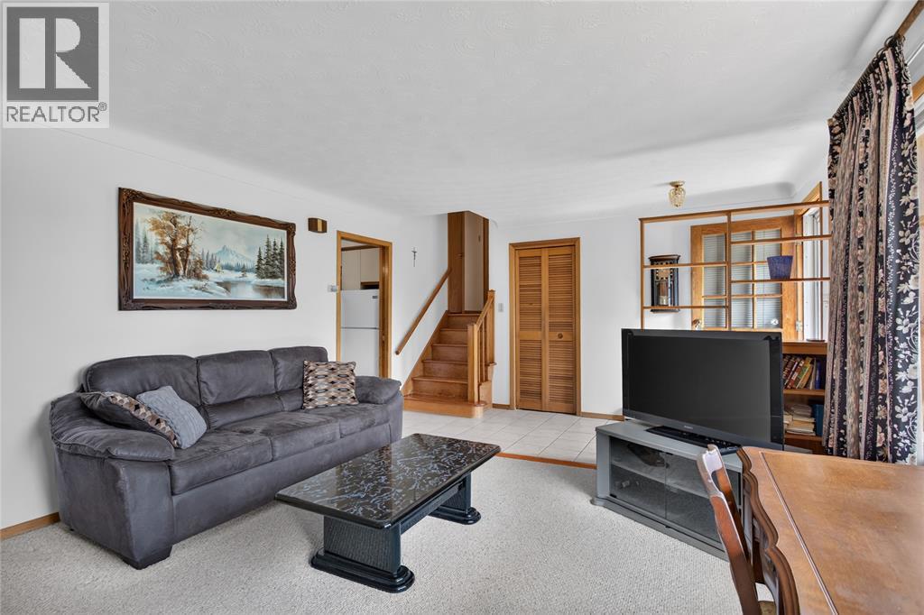 1697 THURSTON ROAD - 9